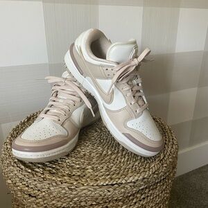 Women’s Nike Dunk Low Twist / Color: Sail/Sanddrift-Pink Oxford / Size: 7.5